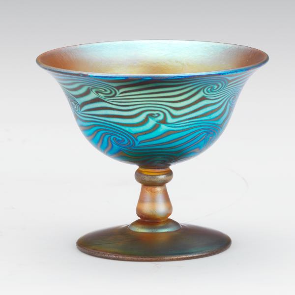 DURAND GLASS CUP 3? x 3¾ Iridescent