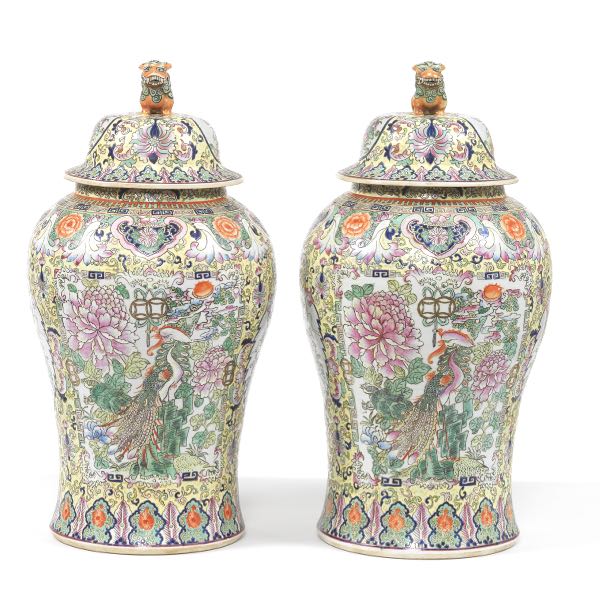 PAIR OF CHINESE FLOOR VASES 25  3cbc67