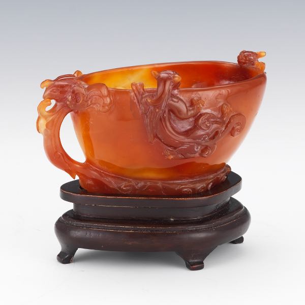 CHINESE CARVED CARNELIAN VESSEL 3cbca8