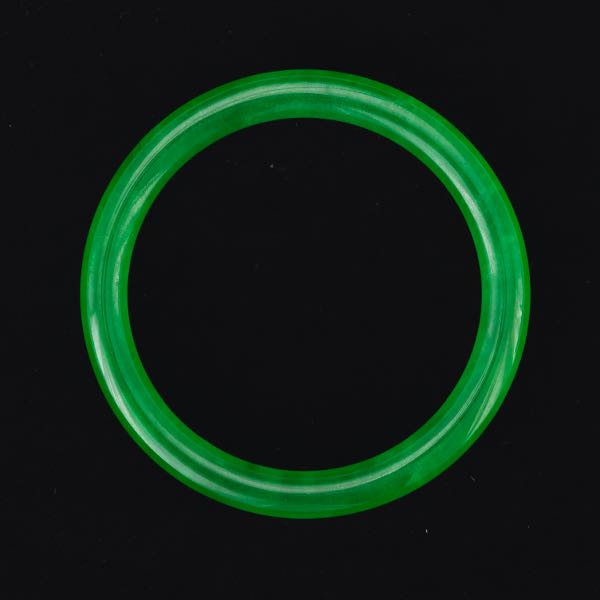 CARVED JADEITE BANGLE 2¼" interior