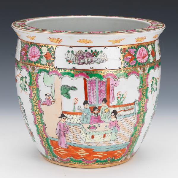 CHINESE FAMILLE ROSE PLANTER 10 3cbed3