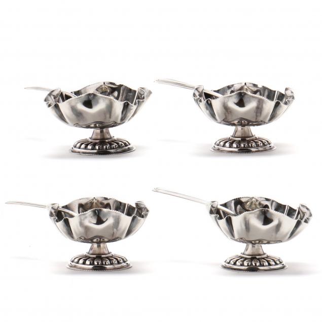 SET OF FOUR VICTORIAN SILVER SALT CELLARS