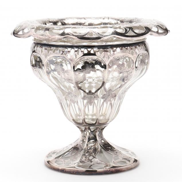 A SILVER OVERLAY CRYSTAL CENTERPIECE 3cc28e