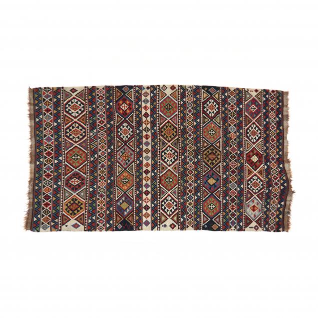 SHIRVAN KILIM Slit tapestry structure,