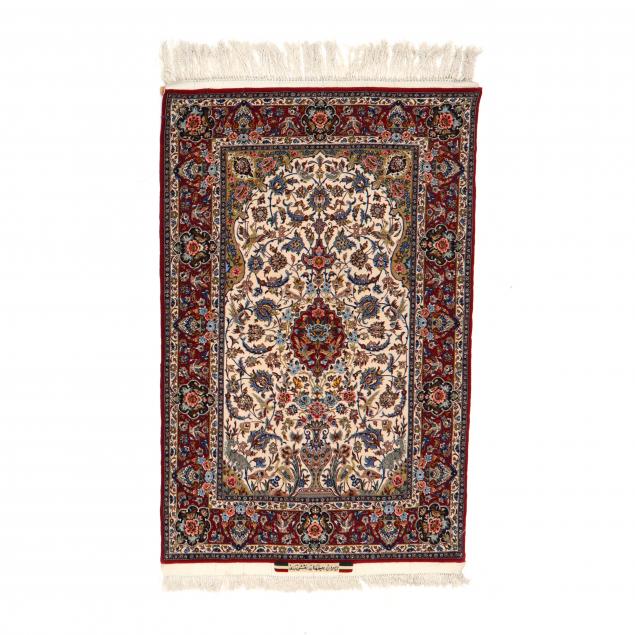 ISFAHAN PRAYER RUG Finely knotted  3cc310