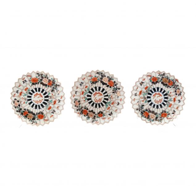 A GROUP OF THREE UNUSUAL IMARI