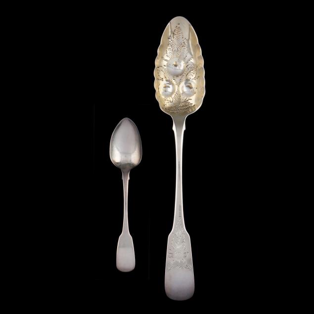 TWO GEORGIAN IRISH SILVER SPOONS 3cc767