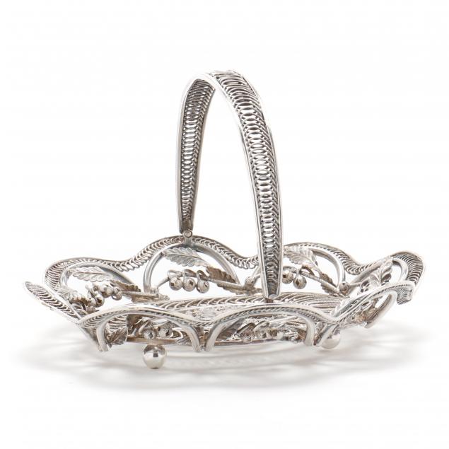 A CHINESE SILVER FILIGREE BASKET