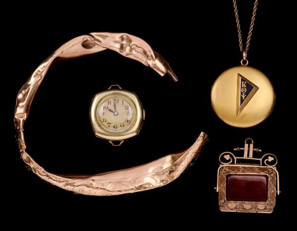 A COLLECTION OF ESTATE JEWELRY