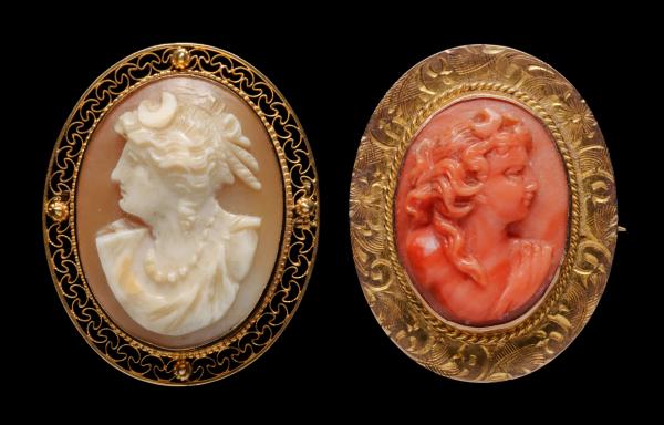 CIRCA 1900 CARVED CORAL AND SHELL 3cc90c