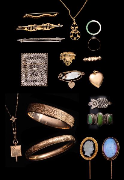 AN ESTATE COLLECTION OF COSTUME JEWELRY1)