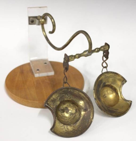 A PAIR 18TH 19TH CENTURY BRASS 3cc9fd