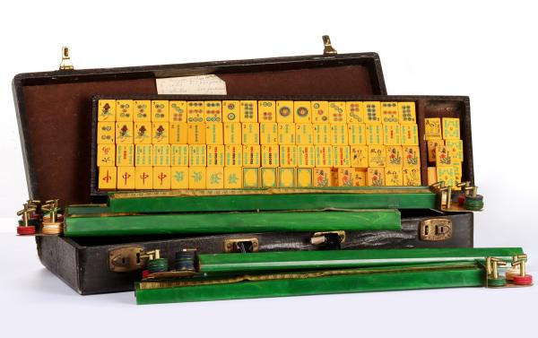 AN ANTIQUE MAH JONG SET WITH CATALIN