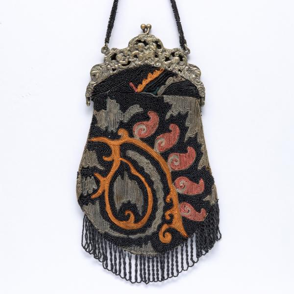 ANTIQUE BEADED EMBROIDERED PURSE 3cca4c