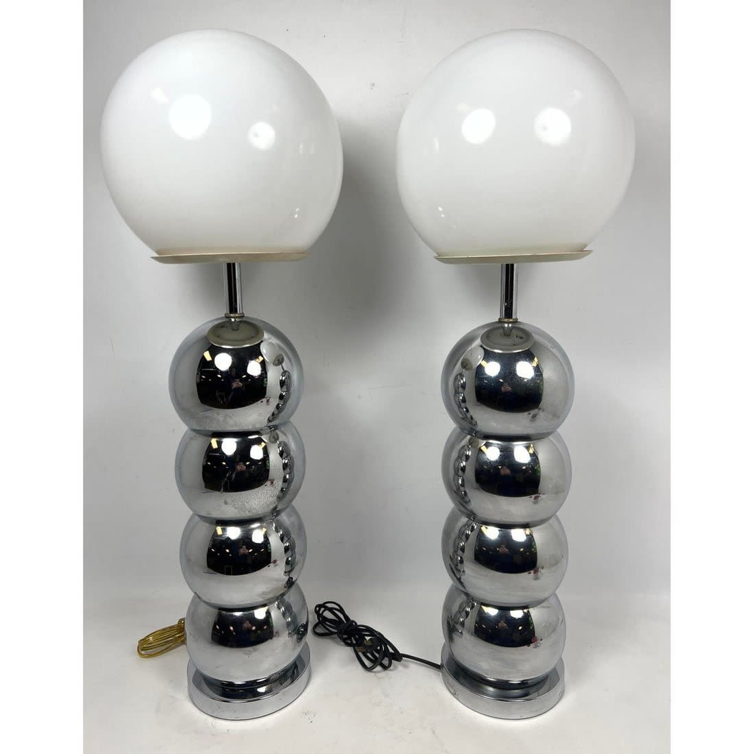 Pair of Chrome Ball Table Lamps 3cf1d4