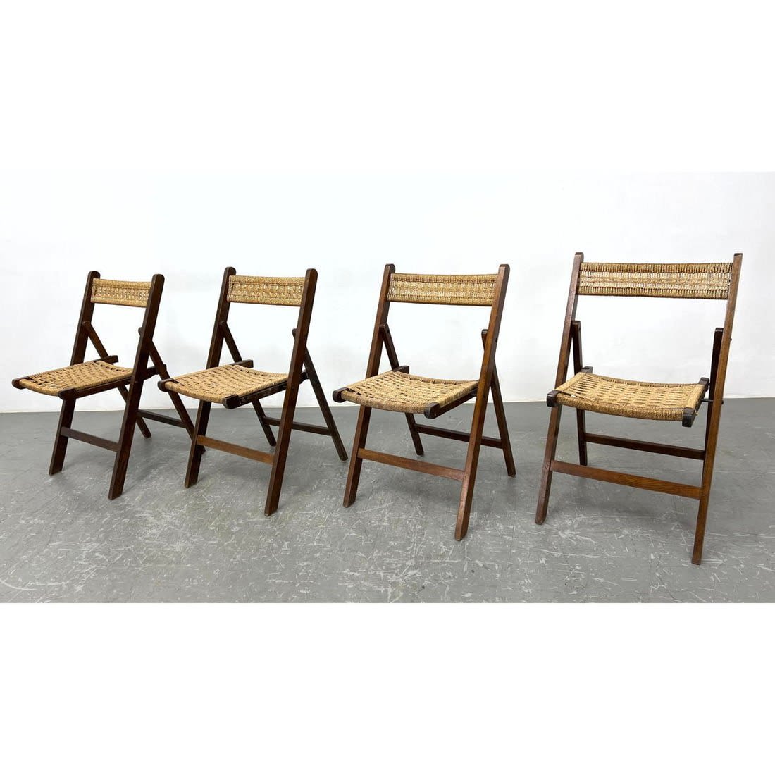 Set 4 Woven Rush Seats Wood Frame 3cf20a