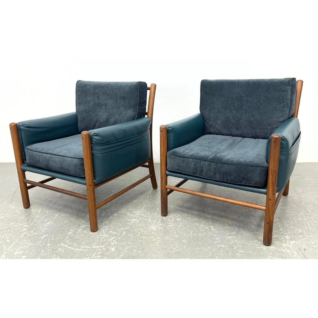 Pair Arne Norell Style Lounge Chairs  3cf282