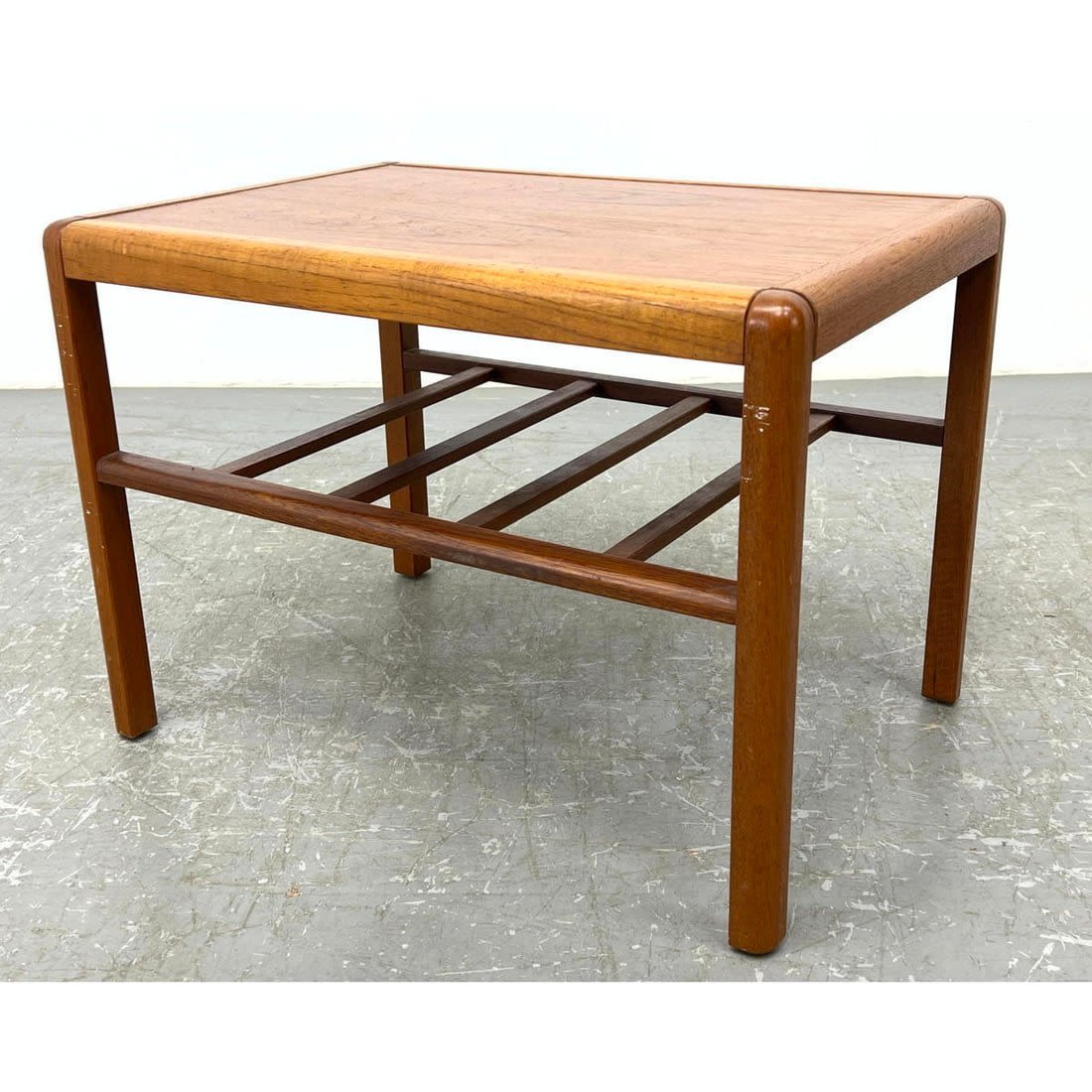 Danish Modern Denmark Teak Side 3cf4e2