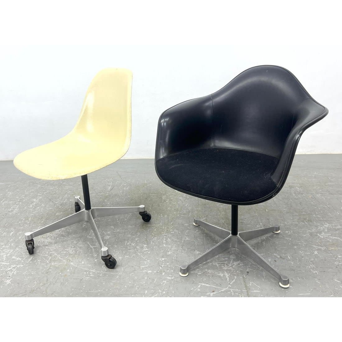 2pcs Herman Miller Eames Pedestal Arm