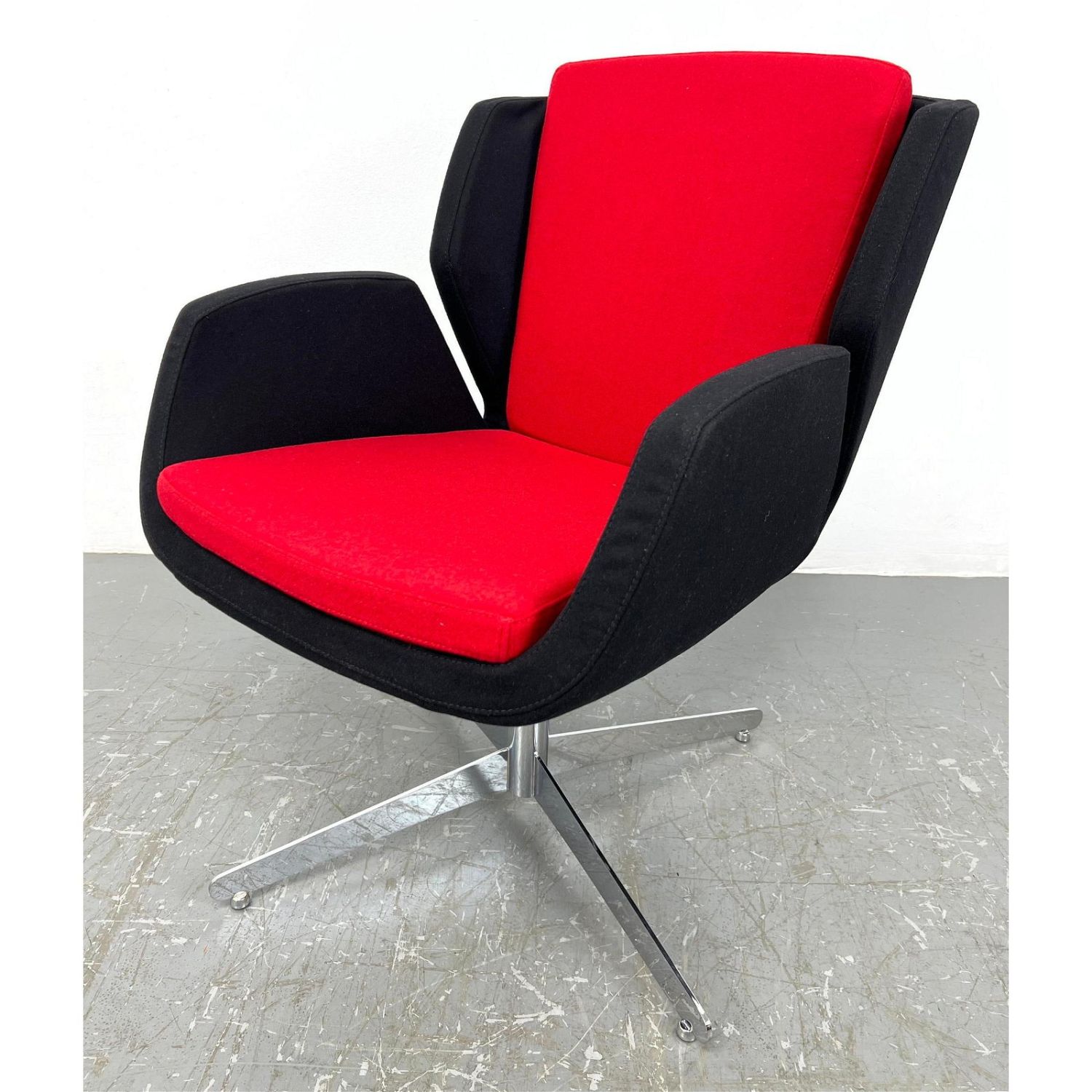 Softline Red and black fabric swivel 3cf537