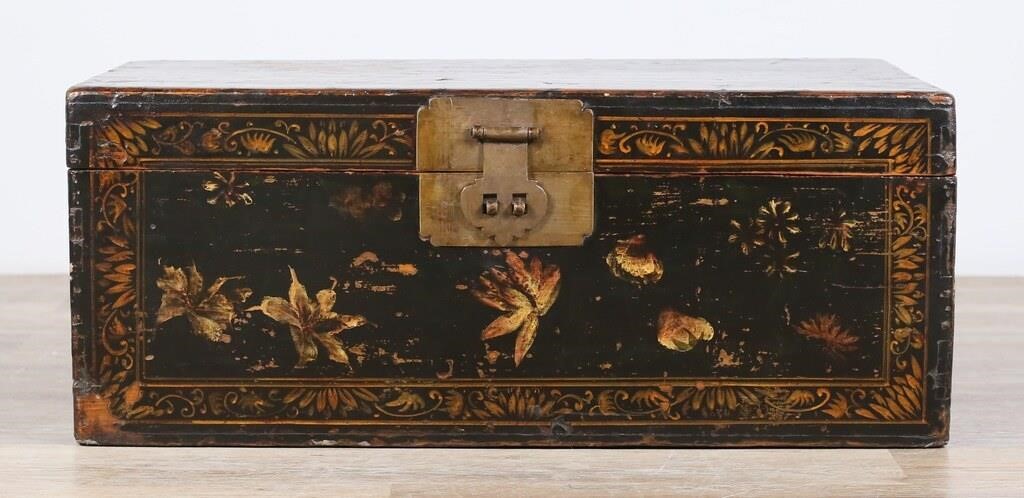 CHINESE LACQUERED TRUNKChinese