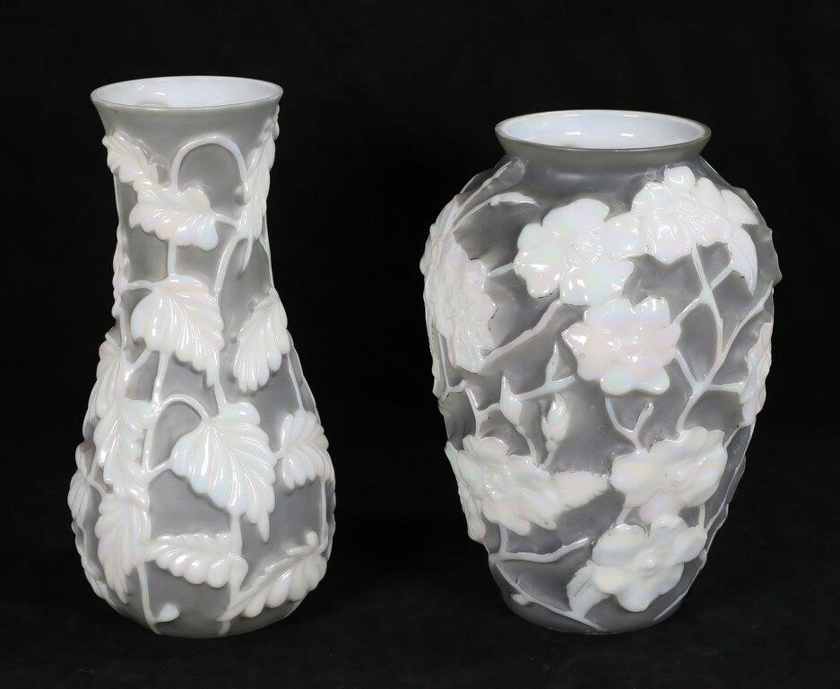 2 CONSOLIDATED PHOENIX GLASS VASES2 3cf6c5