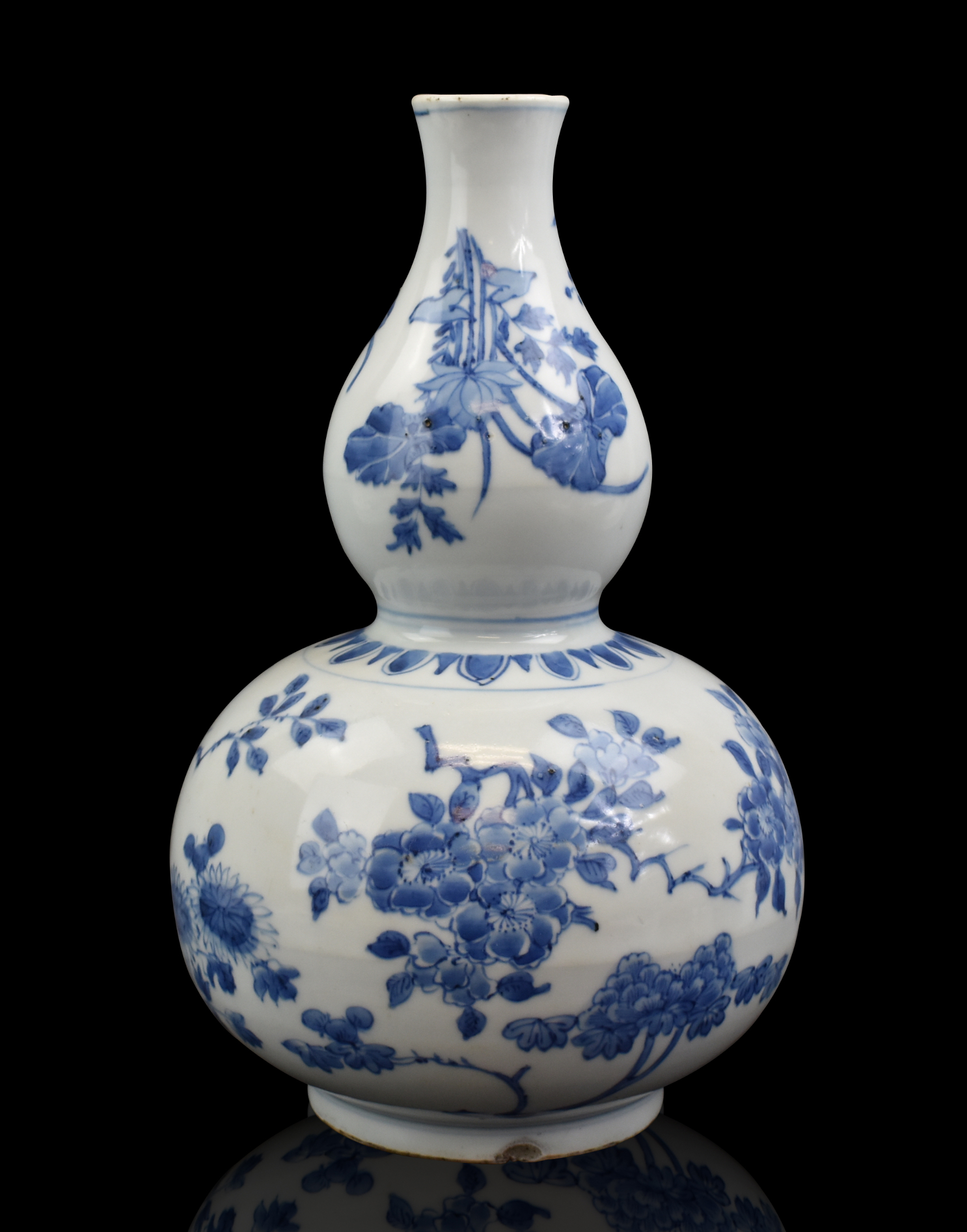 CHINESE BLUE & WHITE GOURD FLORAL