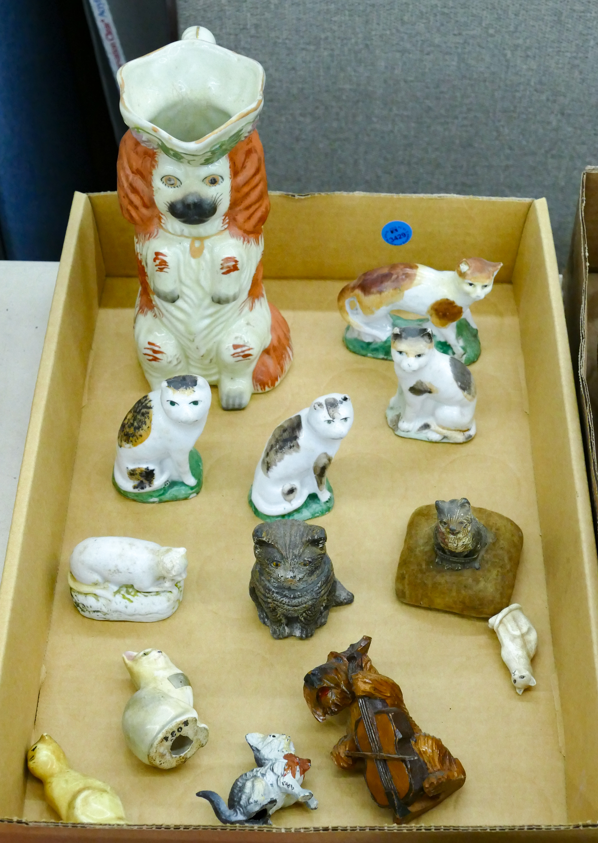 Box Antique Animal Figures etc  3cfd5d