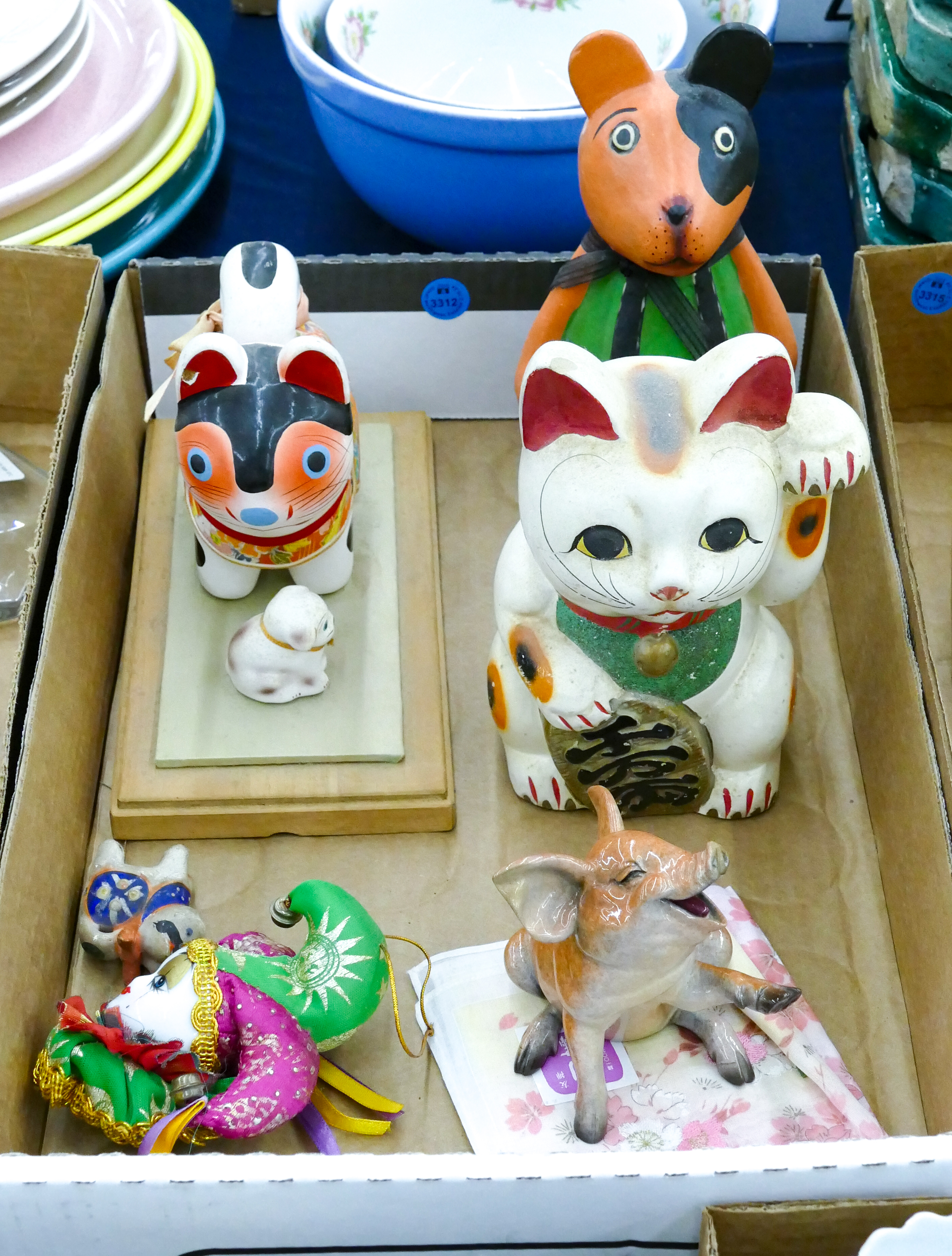 Box Japanese Cat Figures etc  3cfe64