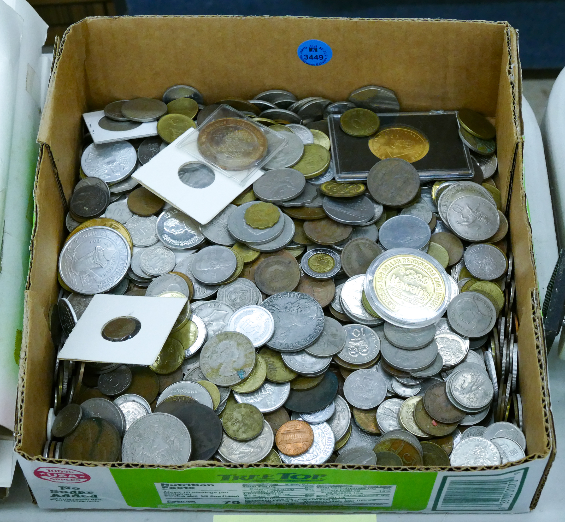 Box Old Foreign Coins and Tokens 3cfecd