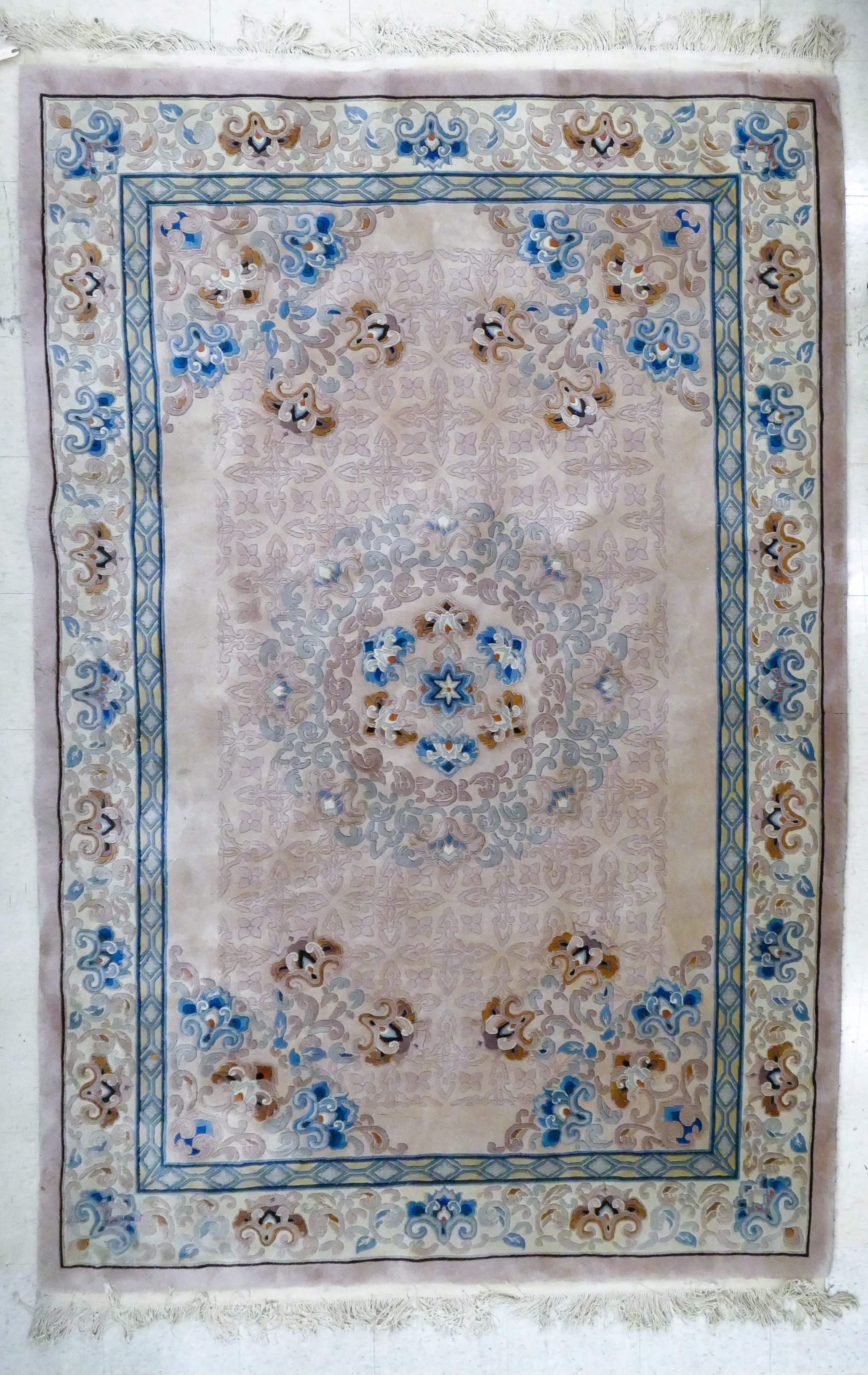 Chinese Floral Sculpted Rug 9'