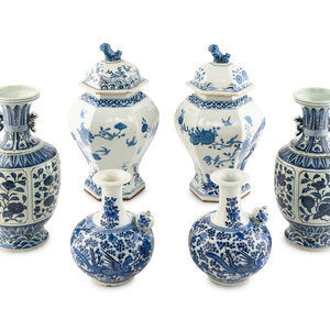 Three Pairs of Chinese Blue and 3d044e