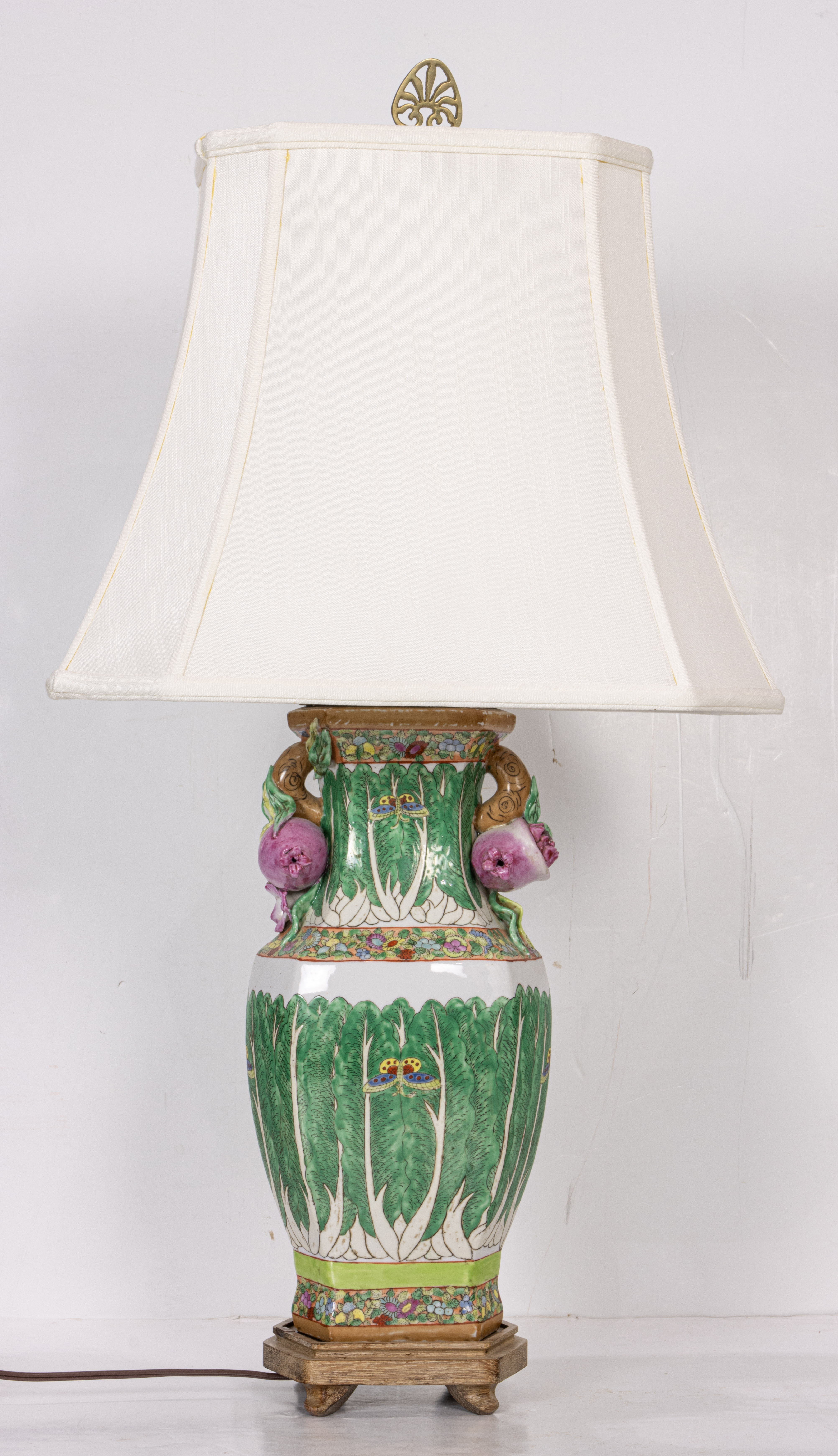 CHINESE FAMILLE ROSE VASE AND LAMP