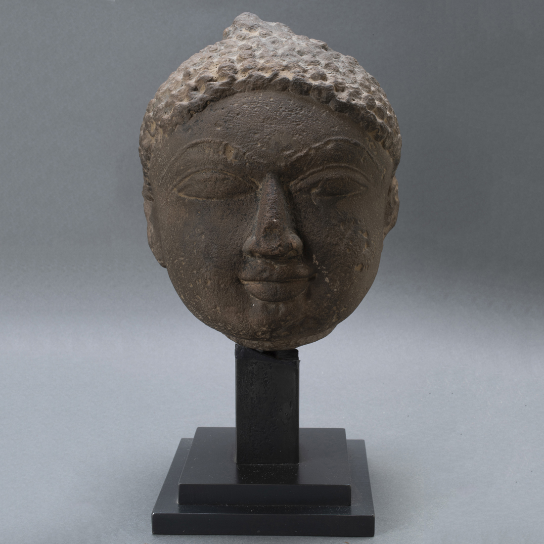 WESTERN INDIAN SANDSTONE HEAD OF 3ce4d7
