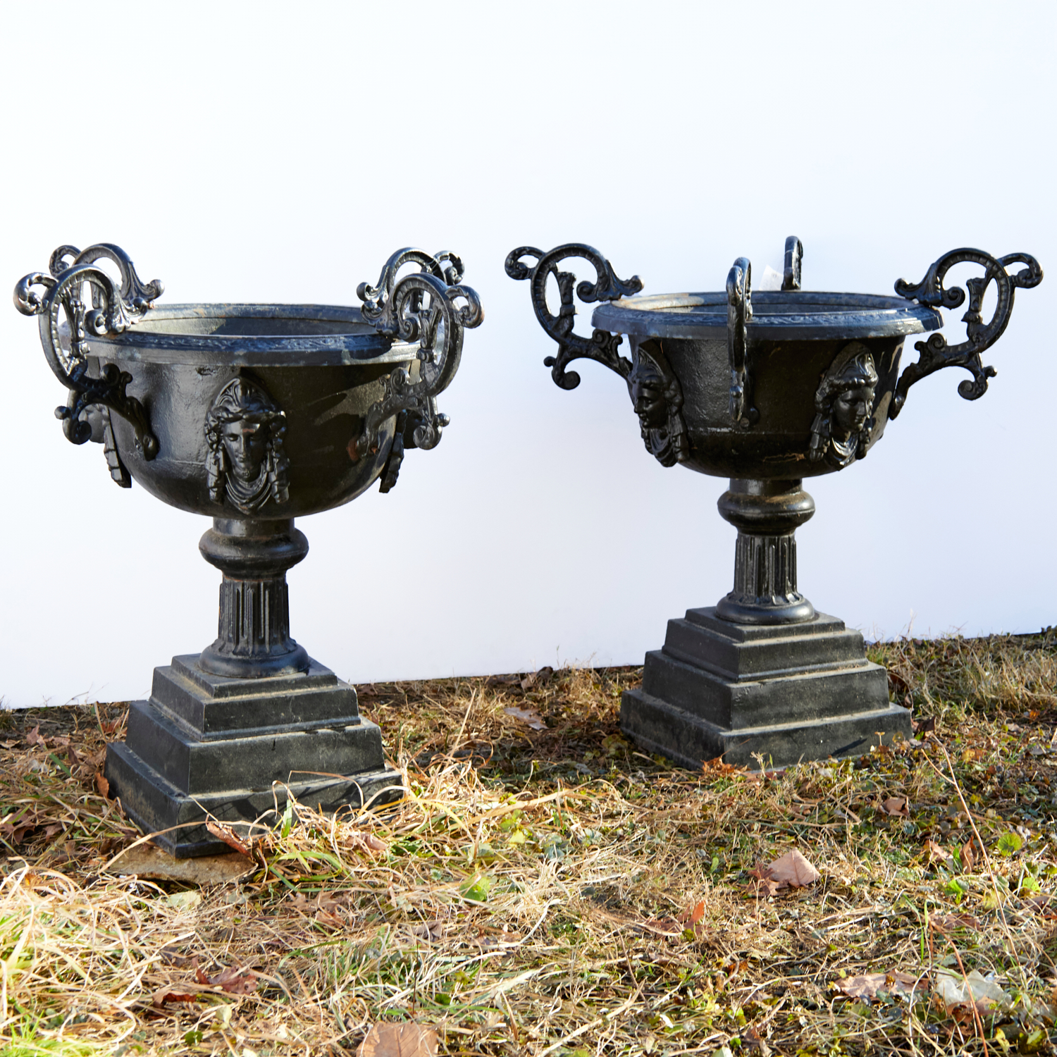 PAIR LARGE VICTORIAN CAST IRON 3ce649