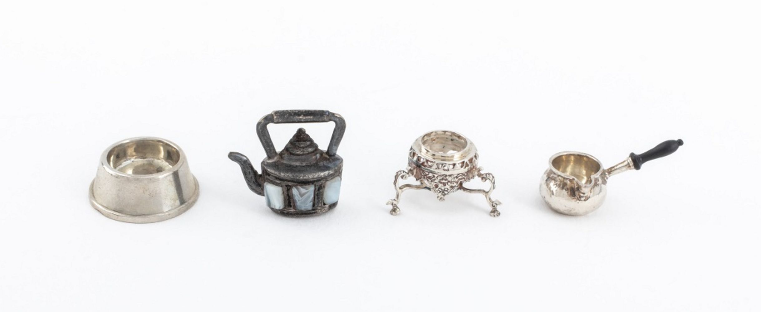 MINIATURE DOLLHOUSE SILVER ARTICLES,