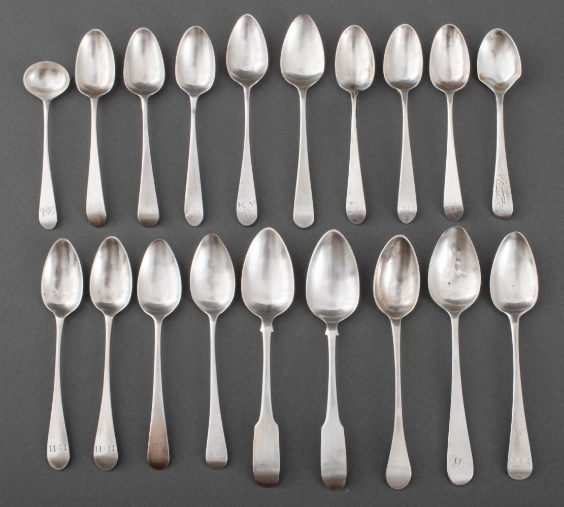 GROUP OF QUEEN ANNE PATTERN SILVER 3ce851
