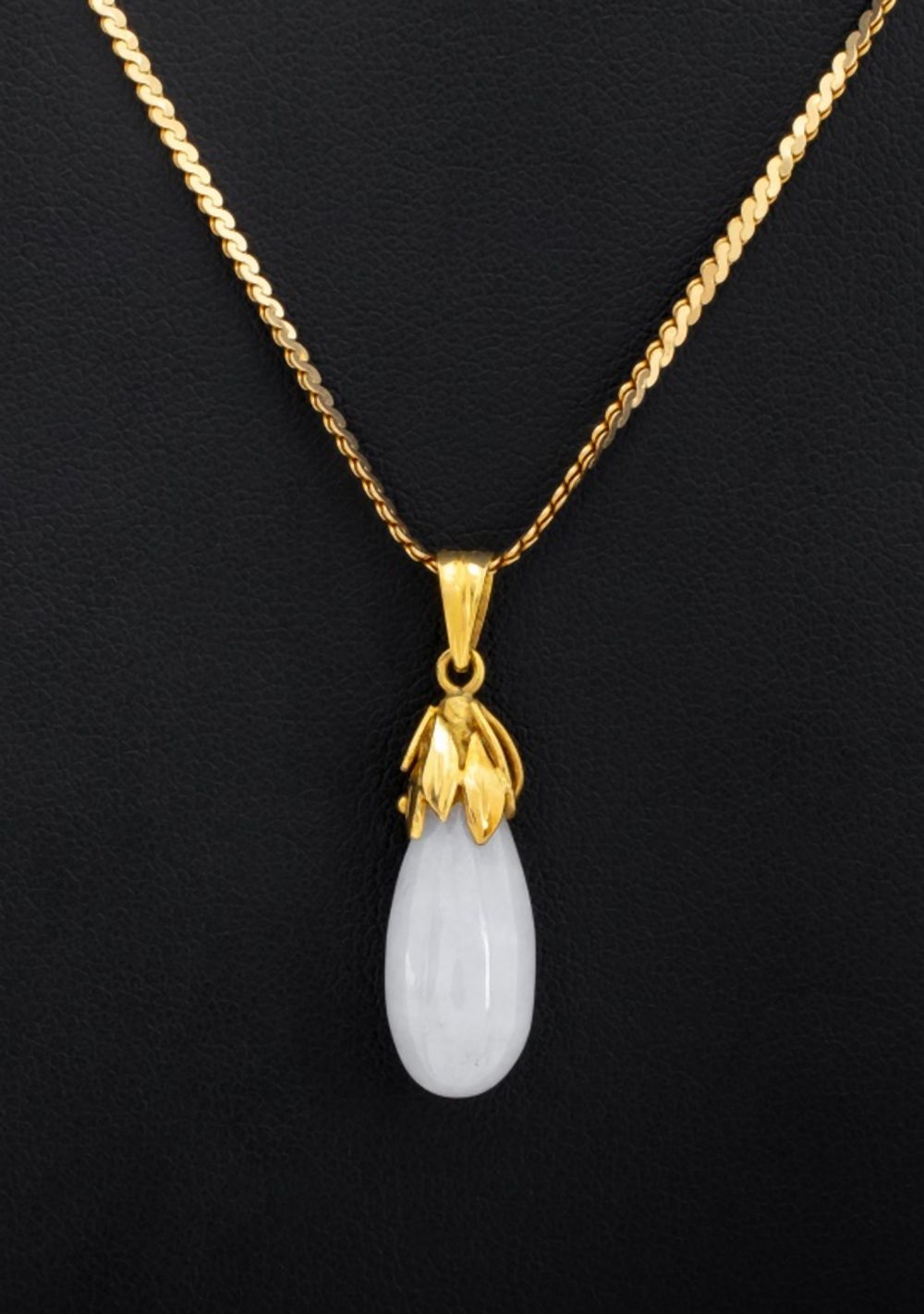 14K YELLOW GOLD WHITE JADE PENDANT