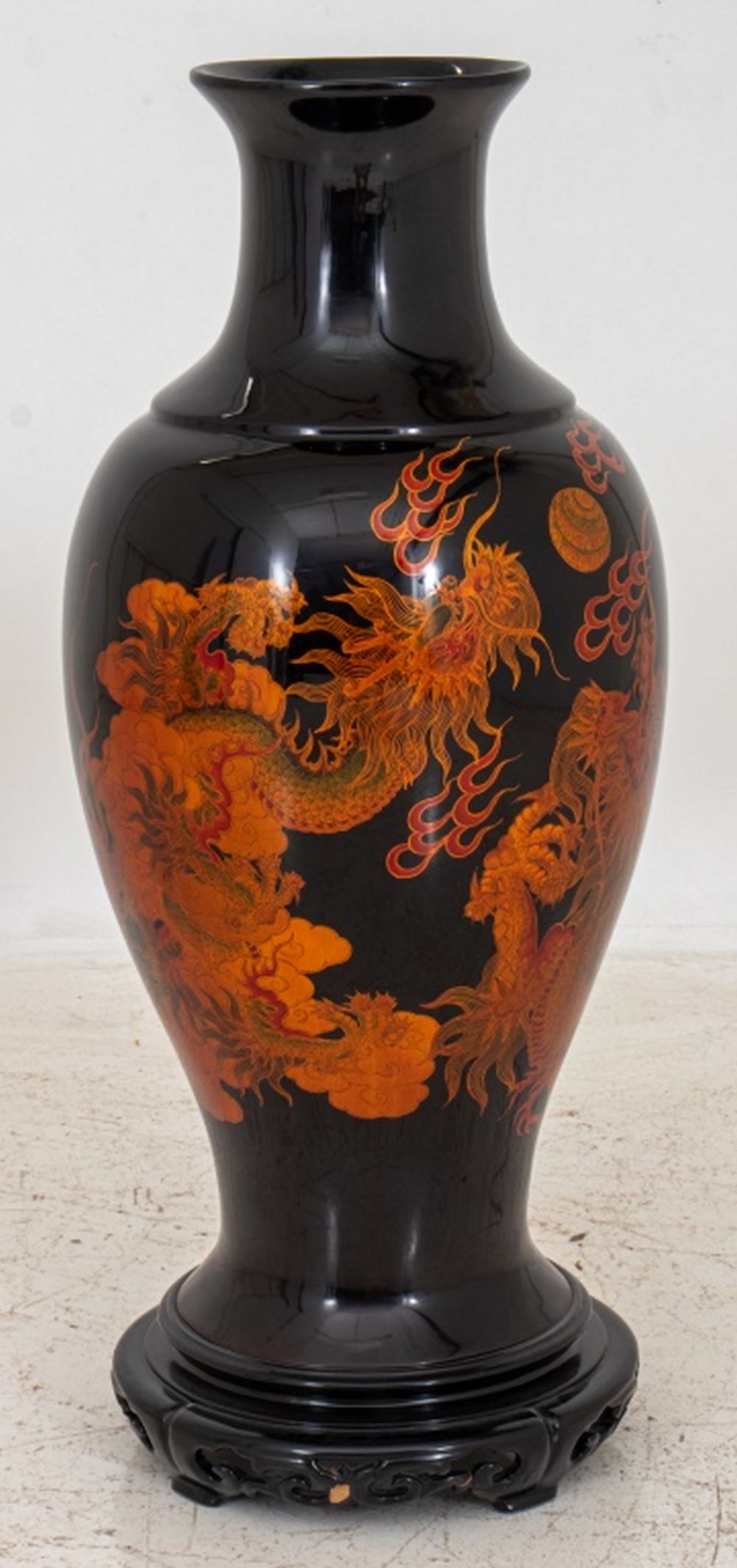 MONUMENTAL LACQUERED DRAGON URN