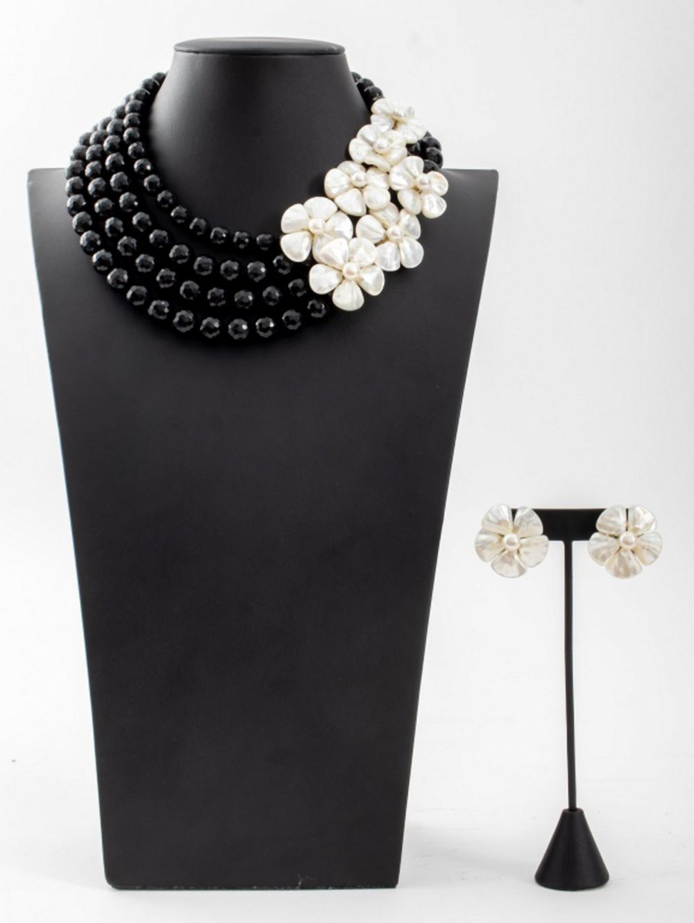 SIMAN TU PEARL & MOTHER-OF-PEARL JEWELRY