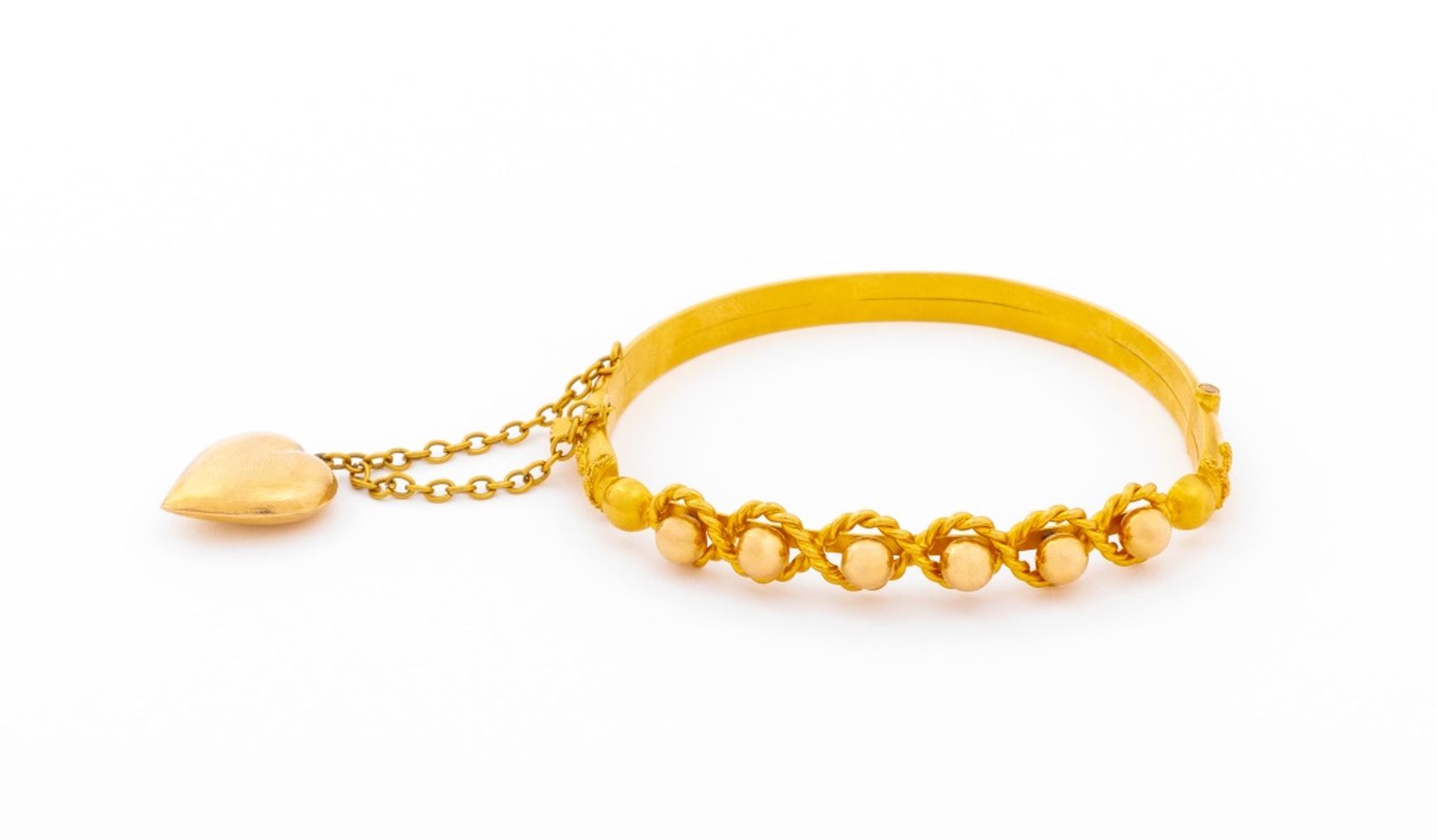22K YELLOW GOLD BANGLE WITH HEART