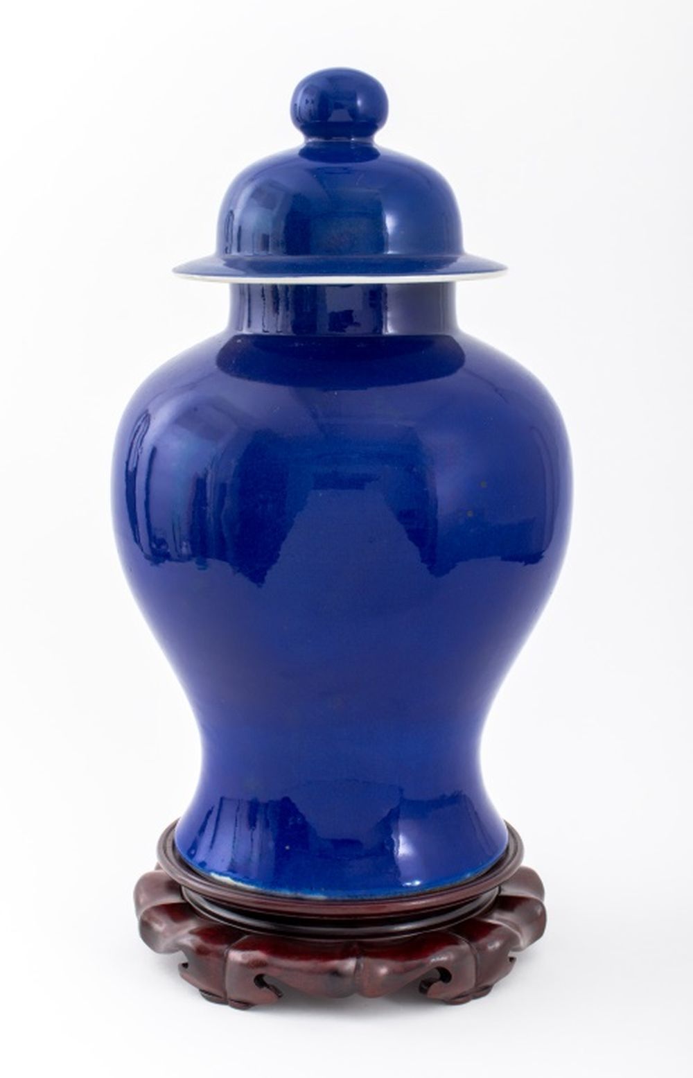 CHINESE PORCELAIN COVERED GINGER JAR