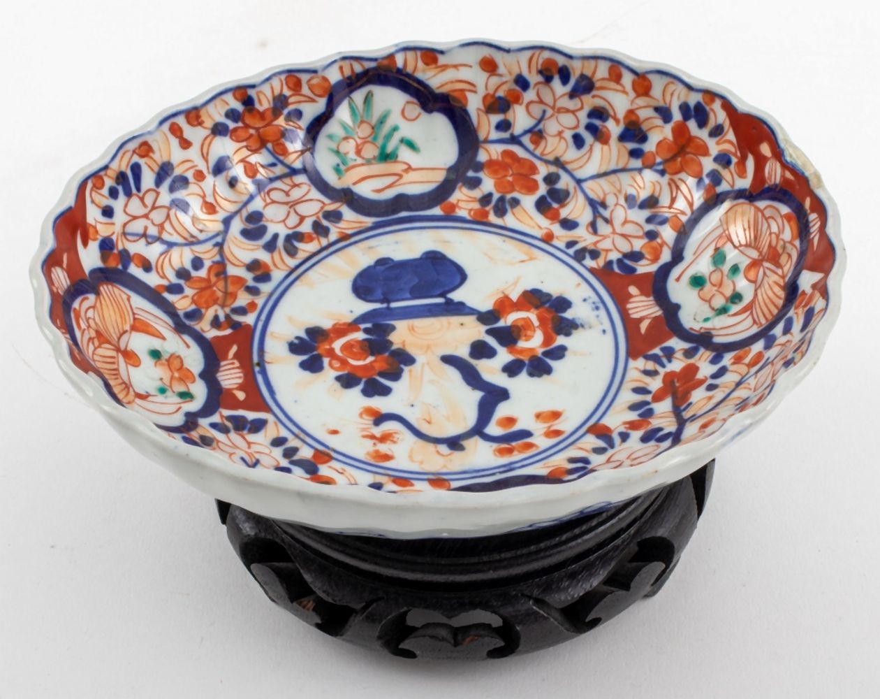 JAPANESE IMARI PORCELAIN LOBED DISH