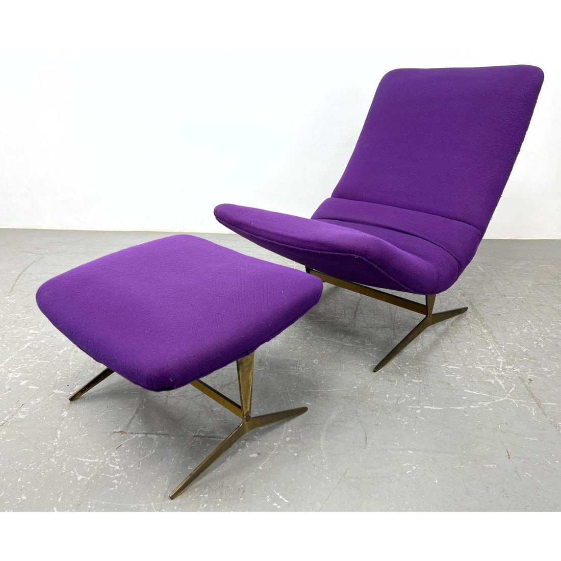 Good Italian Modern Lounge Chair