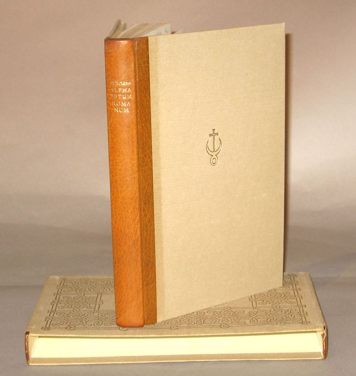 1 vol.  (Officina Bodoni.)