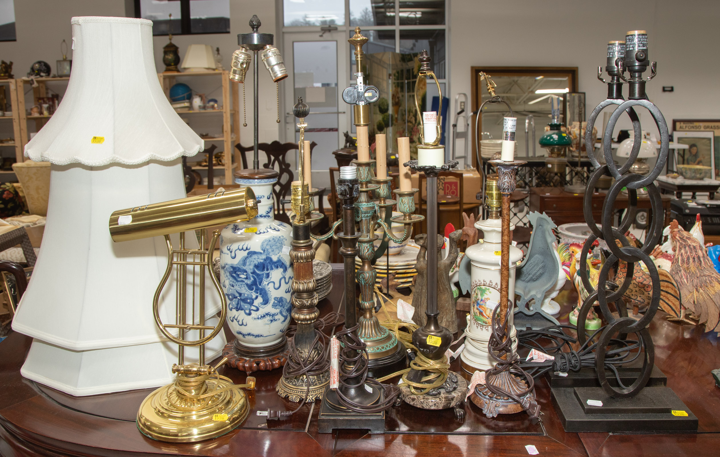 10 ASSORTED TABLE LAMPS Some with