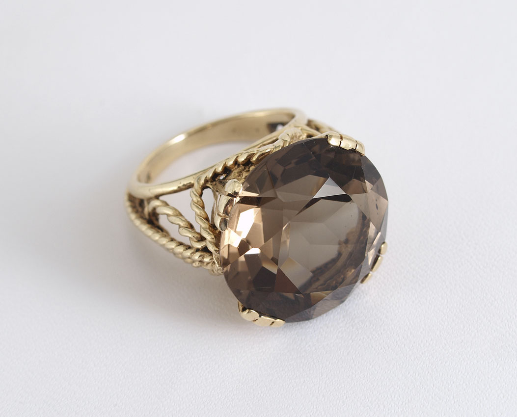 10 CT SMOKEY QUARTZ RING: 14K