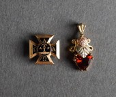 10-KARAT GOLD PENDANT AND A 10