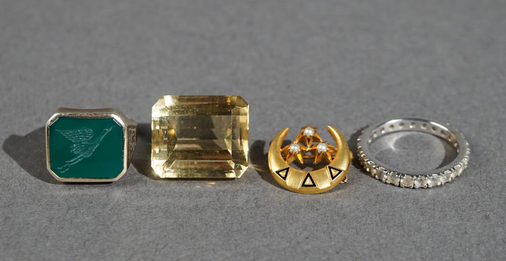 10-KARAT YELLOW-GOLD RING, A
