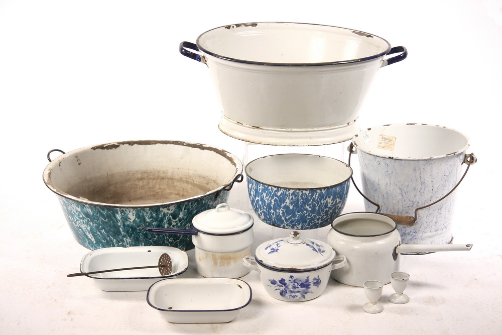 (10) PCS MISC ENAMELED TINWARE -